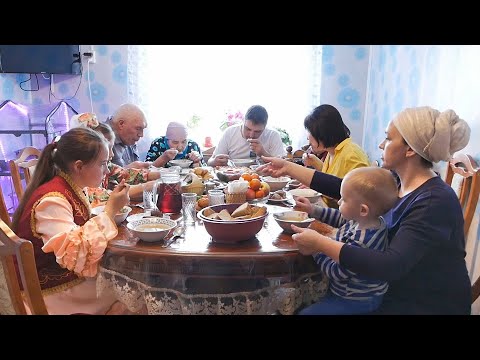 Видео: Татарстан! Как живет большая, счастливая семья в селе?