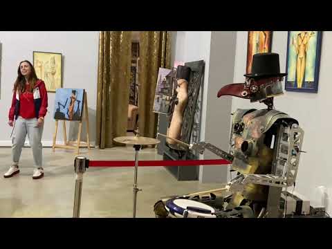 Видео: Эдмунд Шклярский и Робот в Галерее Artefice