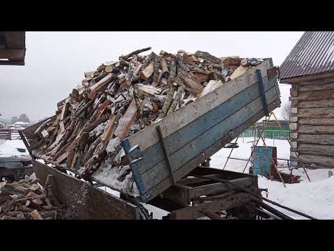 Видео: Холодный запуск Т-40. Доставка дров