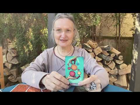 Видео: Чего от Вас Хочет Вас этот Мужчина? Его мысли и Чувства в ближайшее будущее? #колена таро онлайн