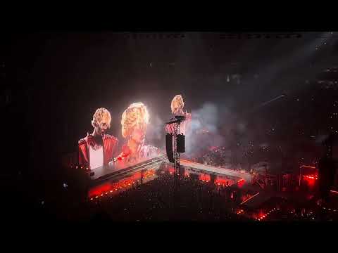 Видео: Егор Крид - Pusto и HELL ( & mice) | Газпром Арена 11.10.2025