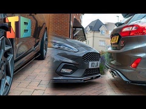 Видео: MK8 Fiesta — установка сплиттеров, юбок, задних крыльев и спойлера (Визуальное ПРЕОБРАЖЕНИЕ!)