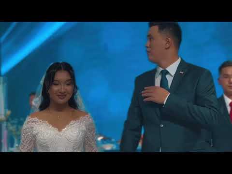 Видео: Нурсултан Нурайымды 4 акын жар салып алып киришти.