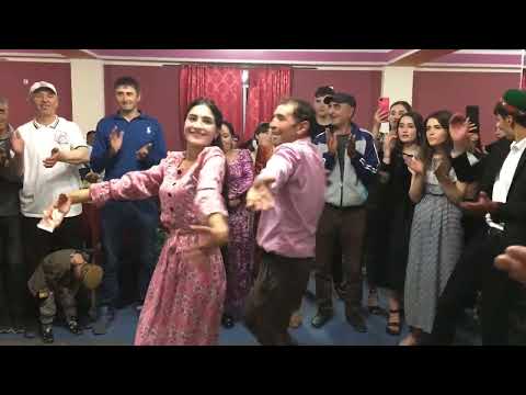 Видео: Памирский танец 💃🏼 Папа и дочка .Татат резин башанд раксен.#pamir #pamirmusic #памирская_свадьба