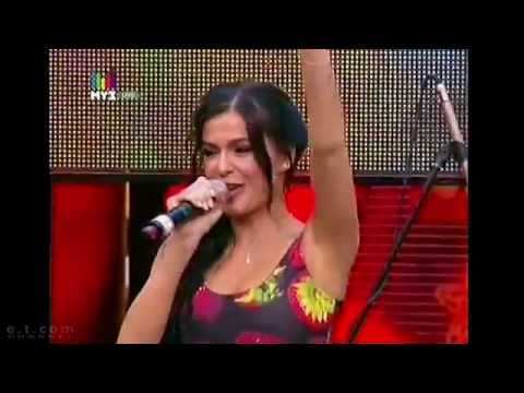 Видео: SEREBRO. "Мама Люба" на Партийной зоне МузТВ