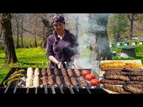 Видео: Традиционный рецепт люля-кебаба в деревне! - Как приготовить азербайджанское блюдо Люле-кебаб?