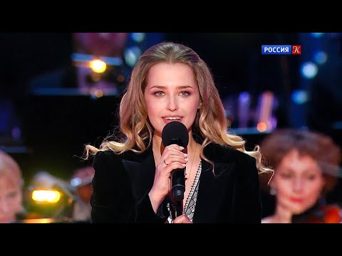 Видео: Аглая Шиловская — «Любовь настала»