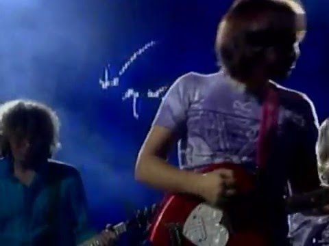 Видео: Мумий Тролль - С Новым Годом Крошка - НЕголубой огонек - 2004