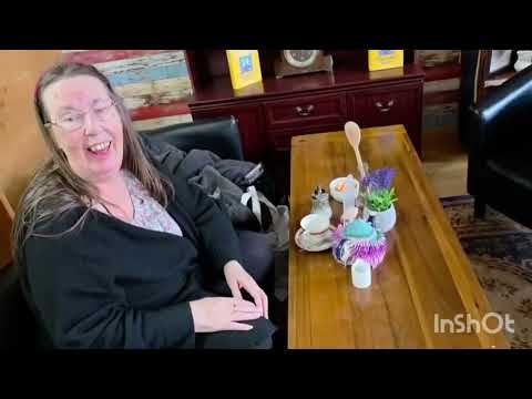 Видео: Сюрприз на день рождения в книжном магазине Seagull Trust Cruises