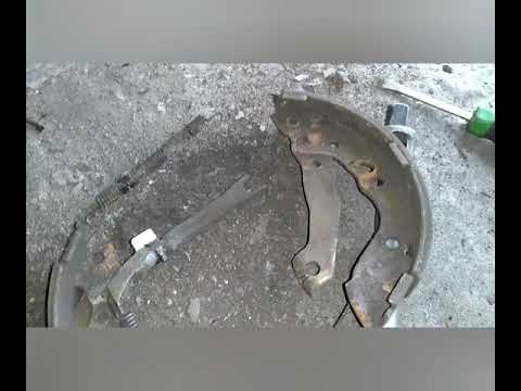 Видео: Замена тросов ручника хендай акцент.