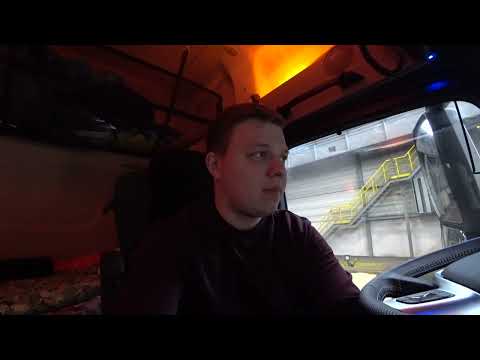 Видео: Что лучше Mercedes или MAN? | Автопилот на Mercedes - тягач едет САМ!