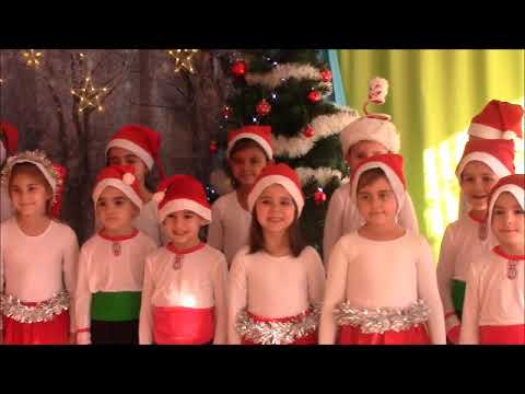 Видео: Коледен поздрав от група Пчелица
