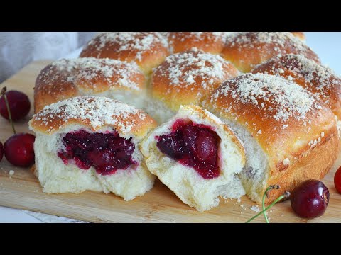 Видео: Сдобный пирог с вишневой начинкой и штрейзелем 🍒| Танюшина кухня