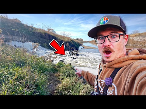 Видео: НЕОЖИДАННЫЙ ГИГАНТСКИЙ УЛОВ под водопадом очистки воды! - Новый вонючий бутерброд?