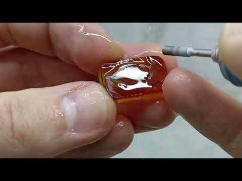 Видео: Резьба по камню. Процесс резьбы по сердолику. #резьбапокамню