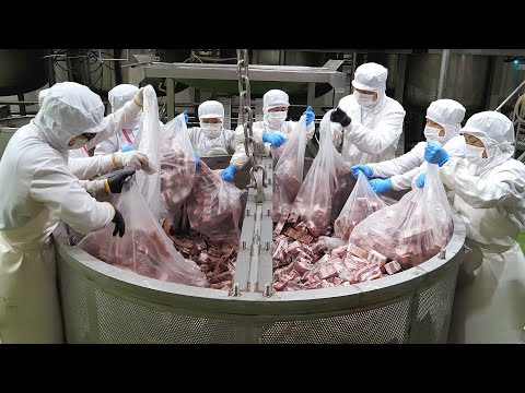 Видео: Серийное производство с самой большой в мире кастрюлей! Короткие ребрышки из тушеной говядины
