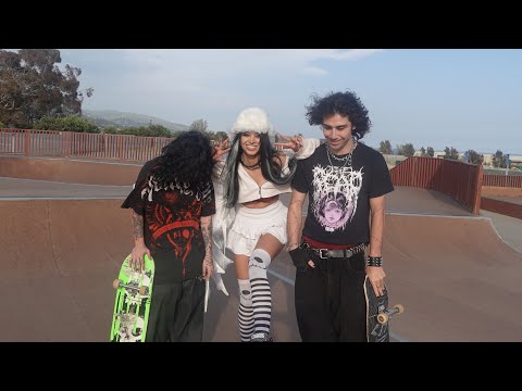 Видео: присутствовать