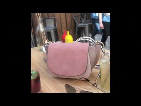 Видео: Как почистить замшевую сумочку❤️