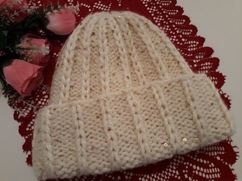 Видео: Объёмная шапка из толстой пряжи спицами.Подробный МК Для начинающих! #шапка_из_толстой_пряжи_спицами