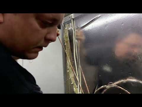 Видео: Холодильник бирюса не морозит булькает, утечка по контуру замена обратки 