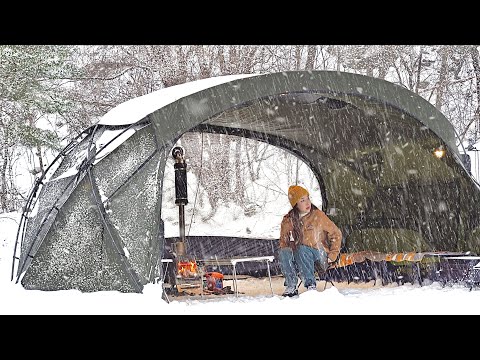 Видео: Одиночный кемпинг без перерыва на снегу. Уютная теплая палатка на ночь. Зимние походы в горы.