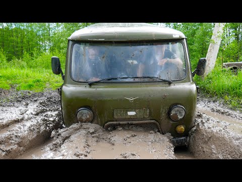 Видео: ВОТ ЧТО МОЖЕТ БУХАНКА В БОЛОТЕ!!! УАЗ ПРОТИВ НИВЫ и ВНЕДОРОЖНИКОВ, ПАДЖЕРО СПОРТ, НИВА Т-34 ОФФРОАД