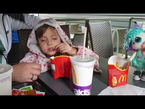 Видео: Приключения в Стамбуле по пути в Таиланд