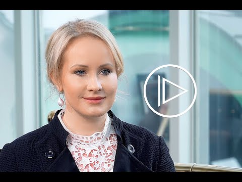 Видео: Евгения Шохина: про известную фамилию, скандальный развод,  бизнес-школу РСПП и воспитание детей.