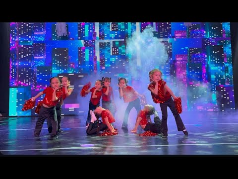 Видео: Зажигательный танец детский сад🤩