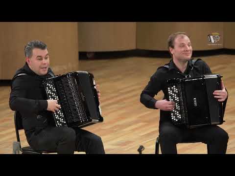 Видео: ШТРАУС  Увертюра к оперетте «Летучая мышь» - AKKO QUARTET / Johann Strauss "Die Fledermaus" overture