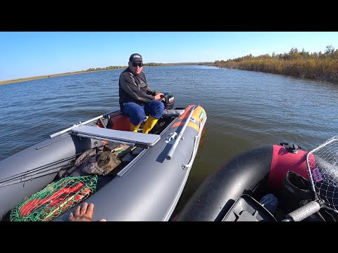 Видео: Рыбалка осенью с ночевой.  Скоро зима.