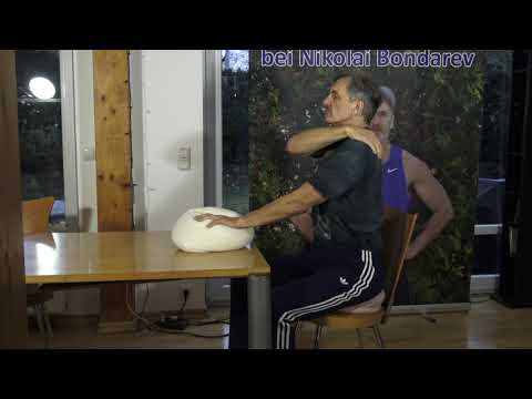 Видео: Гимнастика для водителей - дальнобойщиков.