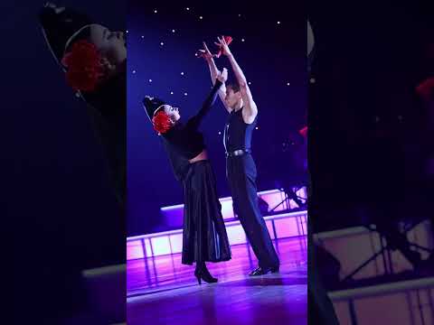 Видео: Шоу номер Пасодобль в исполнении Армена Цатуряна и Доминики Бергманновой.#ballroomdance