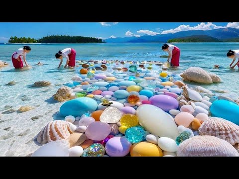 Видео: Шахтеры отбирают только высококачественные кристаллы,