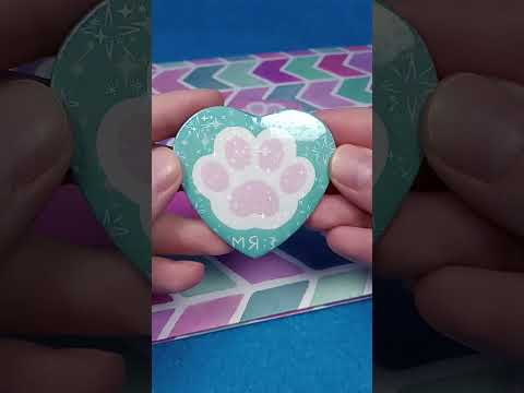 Видео: Значки-сердечки Лапки