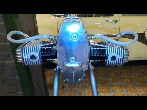 Видео: Мотоцикл из кремлевских гаражей Днепр К-14.9М и его оппозитный движок