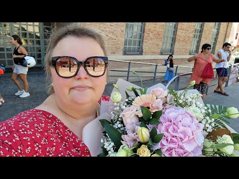 Видео: Никто не ждал, но я иду с цветами 🎁🌸 А потом — миссия “найти корм”.