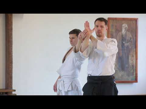 Видео: айкидо для новичков. Гьяку ханми кататэ дори - сихо нагэ (омотэ) | aikido. giaku hanmi - shihonage