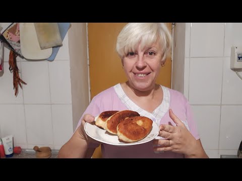 Видео: Ремонт одежды, уборка огорода, пирожки с картошкой