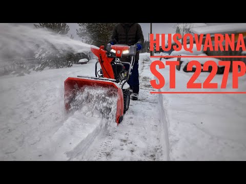 Видео: Снегоуборщик Husqvarna st 227 p