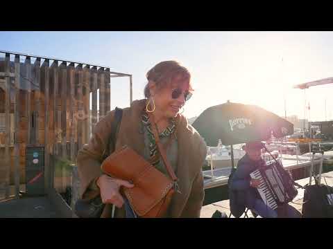 Видео: атмосфера вокруг музыканта_l'ambiance autour du musicien_the atmosphere around the musician_音乐家周围的气氛