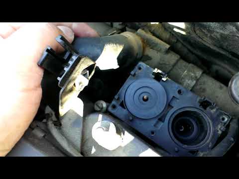 Видео: БМВ Е34 Ремонт клапанов печки BMW E34