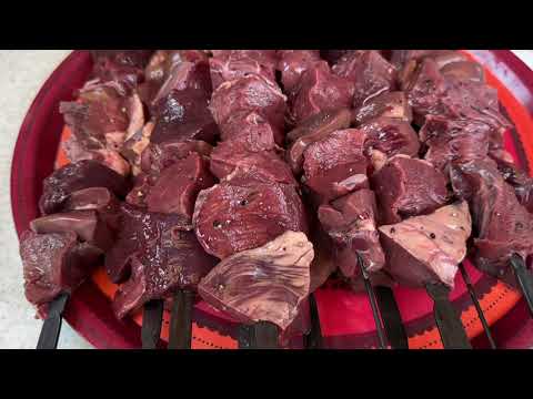 Видео: готовим телячьи почки, печень и бычье сердце на костре