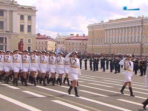 Видео: Парад Победы 2017 на Дворцовой площади в Санкт-Петербурге