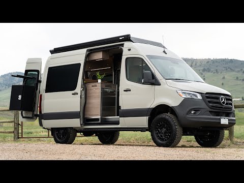 Видео: ТУР НА МИКРОАВТОБУСЕ | Custom 144 Sprinter AWD с душем/сауной