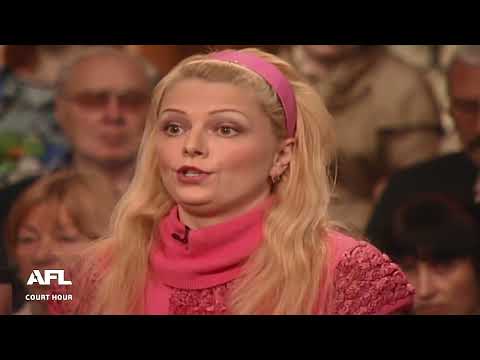 Видео: Бывший отобрал ребенка - Дела семейные #сЕленойДмитриевой