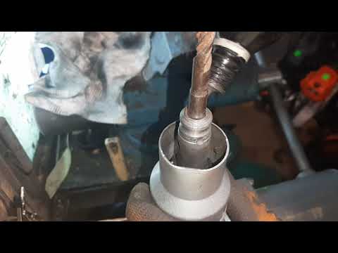 Видео: Как вытащить застрявший бур из перфоратора?