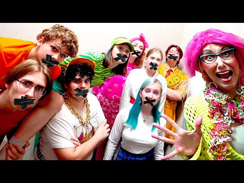 Видео: Кто Последний ЗАГОВОРИТ в Лагере Не Получит НАКАЗАНИЕ от Злой Училки!