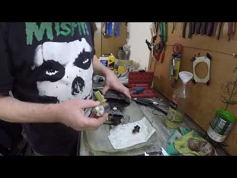 Видео: Лодочный мотор Сузуки DF 140A, бензонасос.