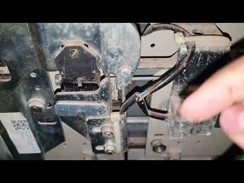 Видео: Снова сломали тот же лифт